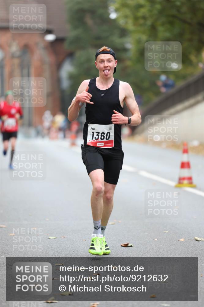 05.10.2025 - 20. swb-Marathon Bremen Michael Strokosch http://msf.ph/oto/9212632 05.10.2025 12:21:40 Laufen 1360 meine-sportfotos.de