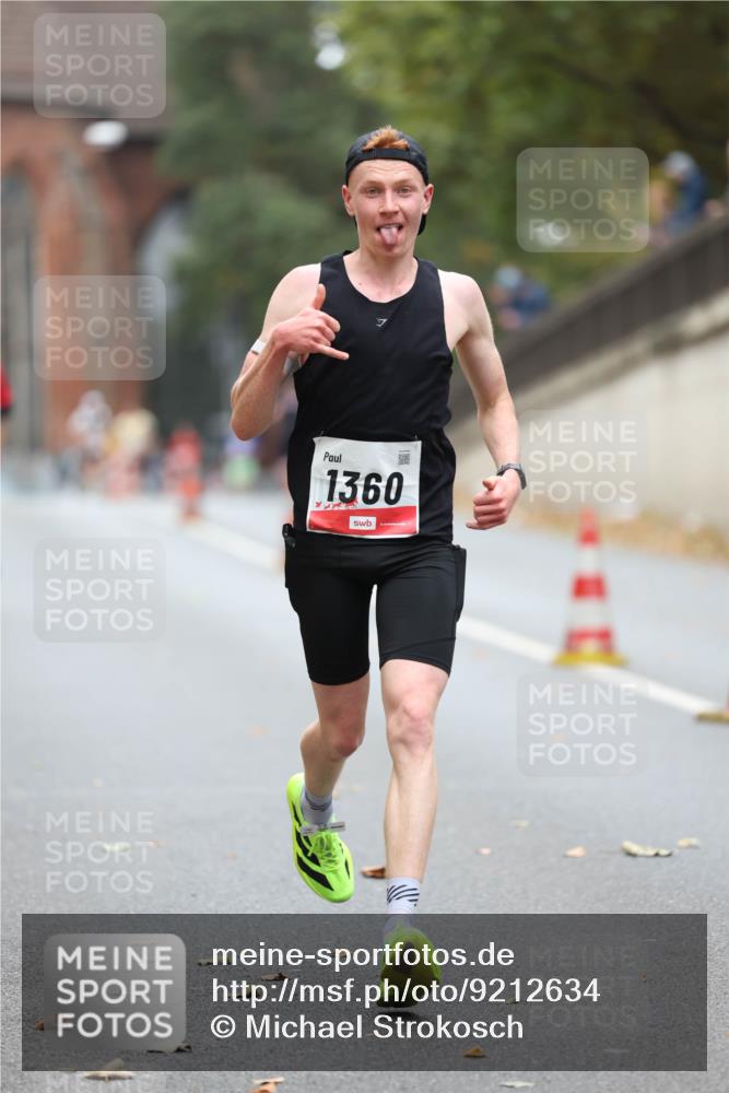 05.10.2025 - 20. swb-Marathon Bremen Michael Strokosch http://msf.ph/oto/9212634 05.10.2025 12:21:41 Laufen 1360 meine-sportfotos.de
