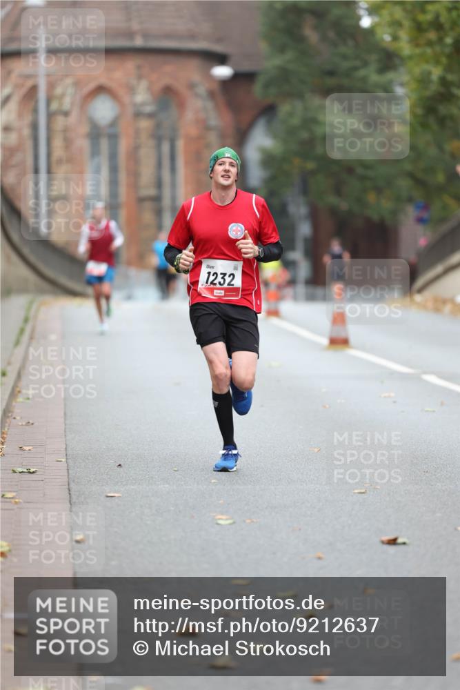05.10.2025 - 20. swb-Marathon Bremen Michael Strokosch http://msf.ph/oto/9212637 05.10.2025 12:21:45 Laufen 1232 meine-sportfotos.de