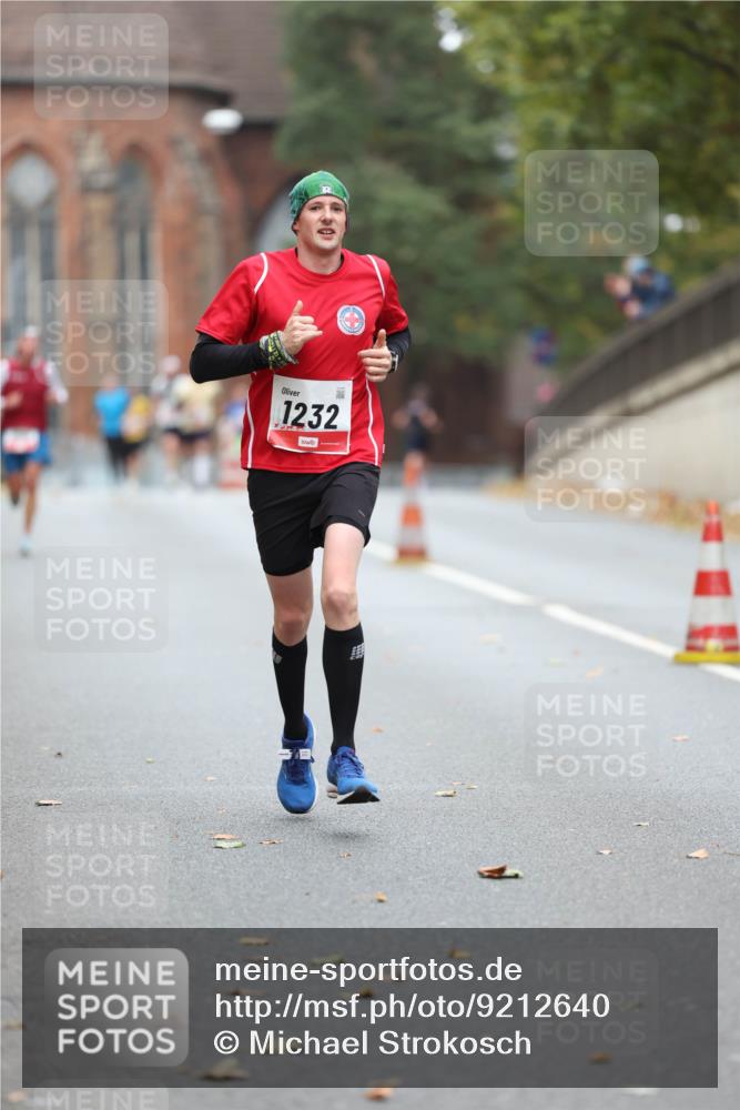 05.10.2025 - 20. swb-Marathon Bremen Michael Strokosch http://msf.ph/oto/9212640 05.10.2025 12:21:46 Laufen 1232 meine-sportfotos.de