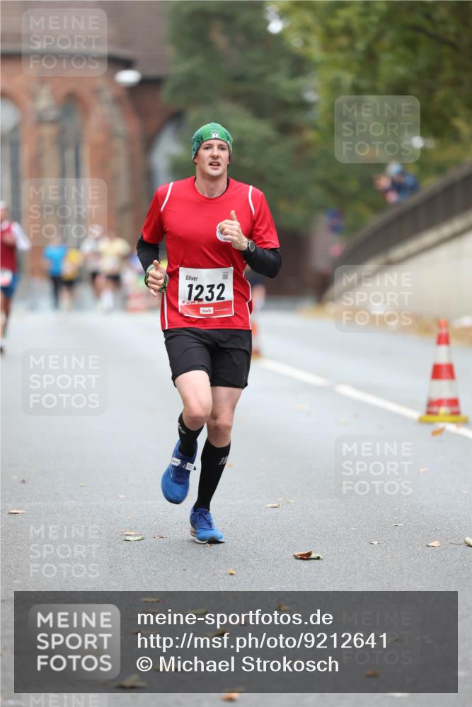 05.10.2025 - 20. swb-Marathon Bremen Michael Strokosch http://msf.ph/oto/9212641 05.10.2025 12:21:47 Laufen 1232 meine-sportfotos.de
