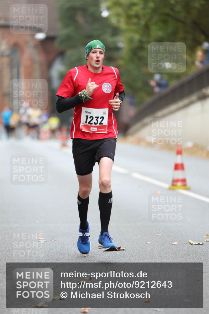 05.10.2025 - 20. swb-Marathon Bremen Michael Strokosch http://msf.ph/oto/9212643 05.10.2025 12:21:47 Laufen 1232 meine-sportfotos.de