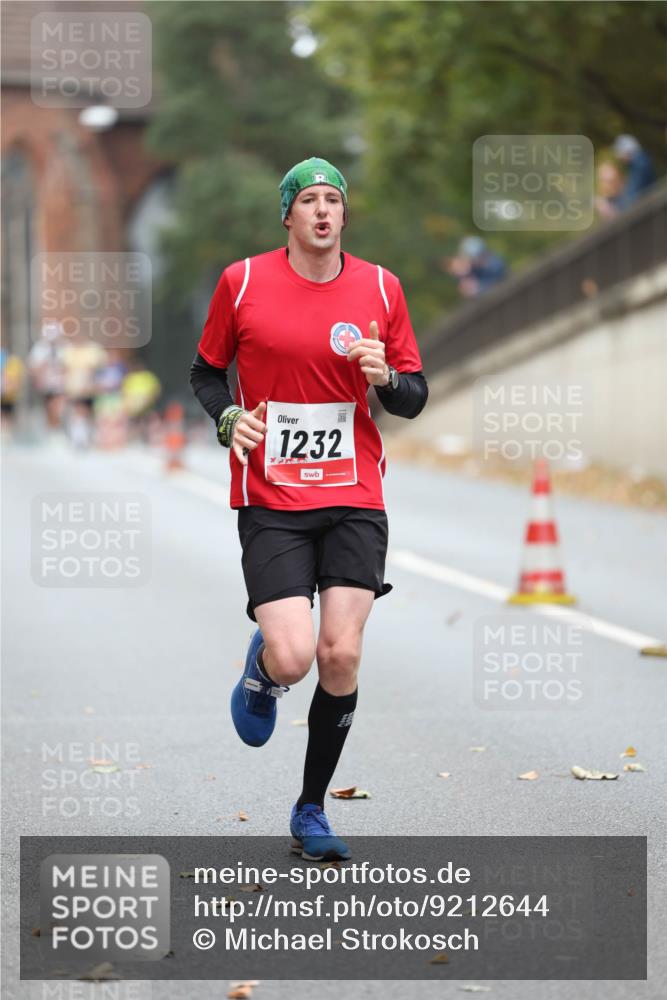 05.10.2025 - 20. swb-Marathon Bremen Michael Strokosch http://msf.ph/oto/9212644 05.10.2025 12:21:47 Laufen 1232 meine-sportfotos.de