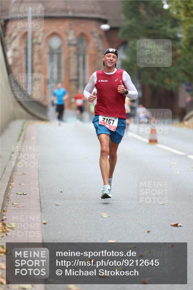 05.10.2025 - 20. swb-Marathon Bremen Michael Strokosch http://msf.ph/oto/9212645 05.10.2025 12:21:54 Laufen 2151 meine-sportfotos.de