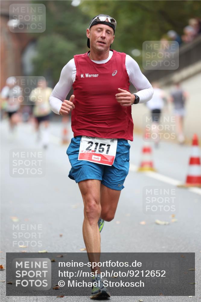 05.10.2025 - 20. swb-Marathon Bremen Michael Strokosch http://msf.ph/oto/9212652 05.10.2025 12:21:56 Laufen 2151 meine-sportfotos.de