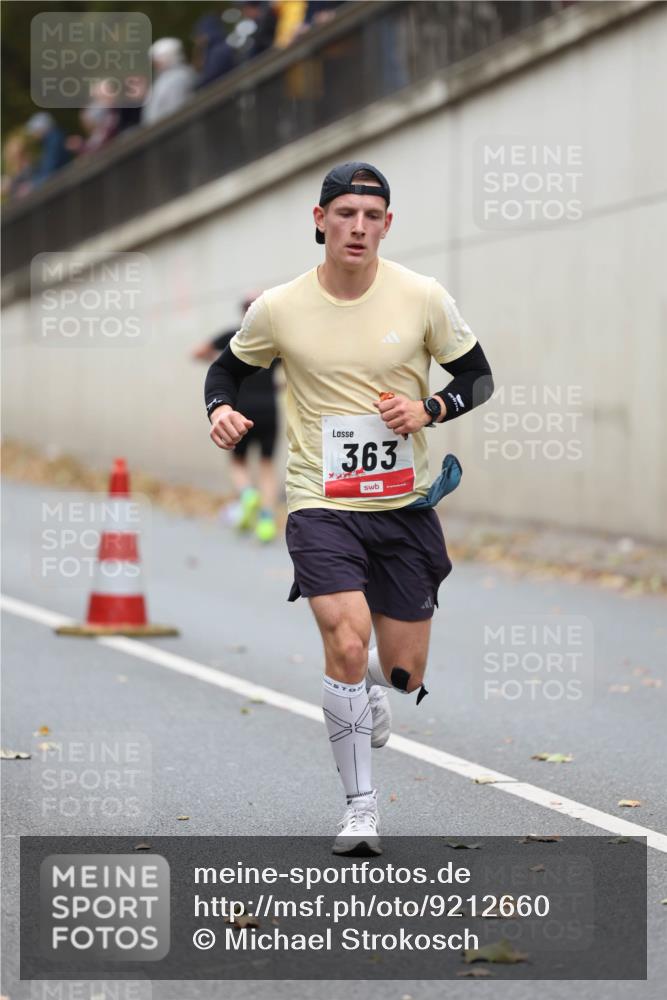 05.10.2025 - 20. swb-Marathon Bremen Michael Strokosch http://msf.ph/oto/9212660 05.10.2025 12:22:03 Laufen 363 meine-sportfotos.de