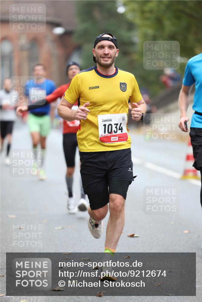 05.10.2025 - 20. swb-Marathon Bremen Michael Strokosch http://msf.ph/oto/9212674 05.10.2025 12:22:10 Laufen 1034 meine-sportfotos.de