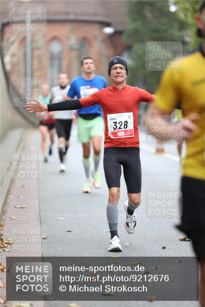 05.10.2025 - 20. swb-Marathon Bremen Michael Strokosch http://msf.ph/oto/9212676 05.10.2025 12:22:11 Laufen 328 meine-sportfotos.de