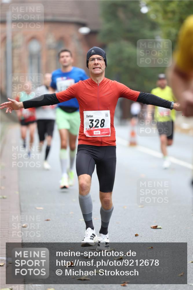 05.10.2025 - 20. swb-Marathon Bremen Michael Strokosch http://msf.ph/oto/9212678 05.10.2025 12:22:12 Laufen 328 meine-sportfotos.de