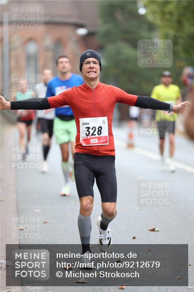 05.10.2025 - 20. swb-Marathon Bremen Michael Strokosch http://msf.ph/oto/9212679 05.10.2025 12:22:12 Laufen 328 meine-sportfotos.de