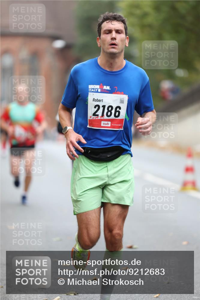 05.10.2025 - 20. swb-Marathon Bremen Michael Strokosch http://msf.ph/oto/9212683 05.10.2025 12:22:15 Laufen 2186 meine-sportfotos.de