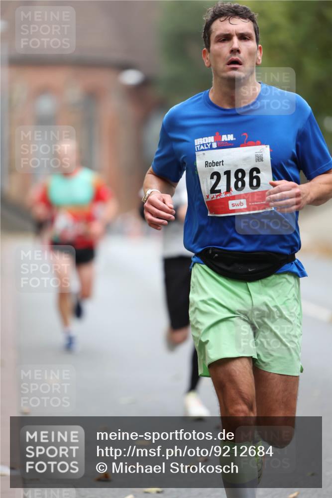 05.10.2025 - 20. swb-Marathon Bremen Michael Strokosch http://msf.ph/oto/9212684 05.10.2025 12:22:16 Laufen 2186 meine-sportfotos.de
