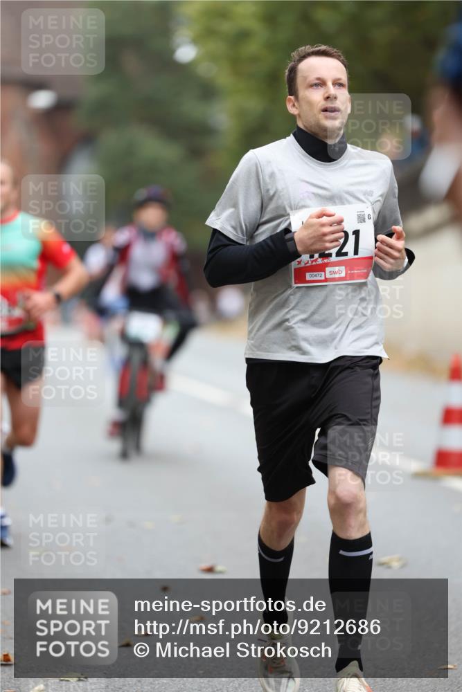 05.10.2025 - 20. swb-Marathon Bremen Michael Strokosch http://msf.ph/oto/9212686 05.10.2025 12:22:17 Laufen 00472, 21 meine-sportfotos.de