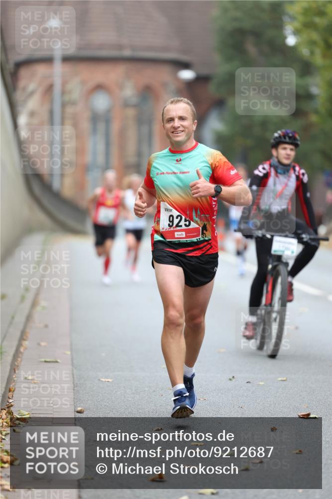 05.10.2025 - 20. swb-Marathon Bremen Michael Strokosch http://msf.ph/oto/9212687 05.10.2025 12:22:18 Laufen 20, 925 meine-sportfotos.de