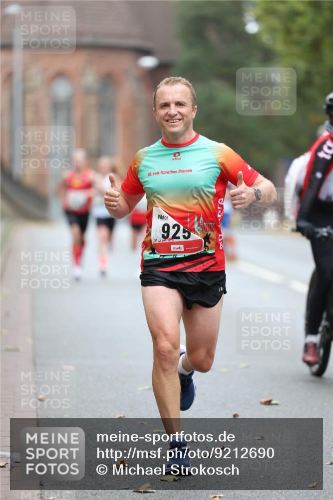 05.10.2025 - 20. swb-Marathon Bremen Michael Strokosch http://msf.ph/oto/9212690 05.10.2025 12:22:18 Laufen 20, 925 meine-sportfotos.de