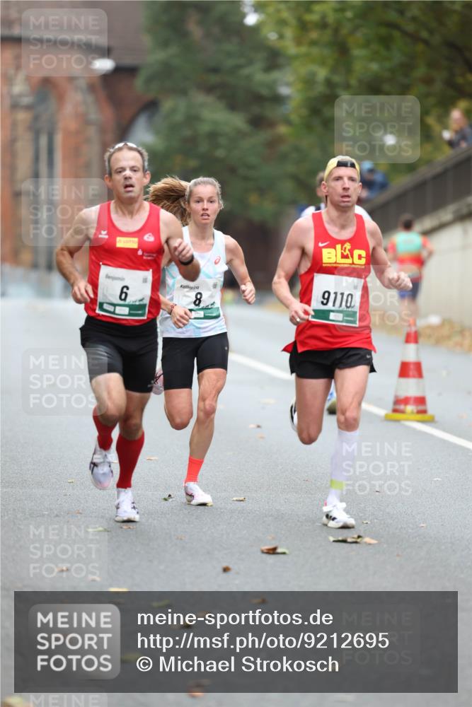 05.10.2025 - 20. swb-Marathon Bremen Michael Strokosch http://msf.ph/oto/9212695 05.10.2025 12:22:22 Laufen 6, 9110 meine-sportfotos.de