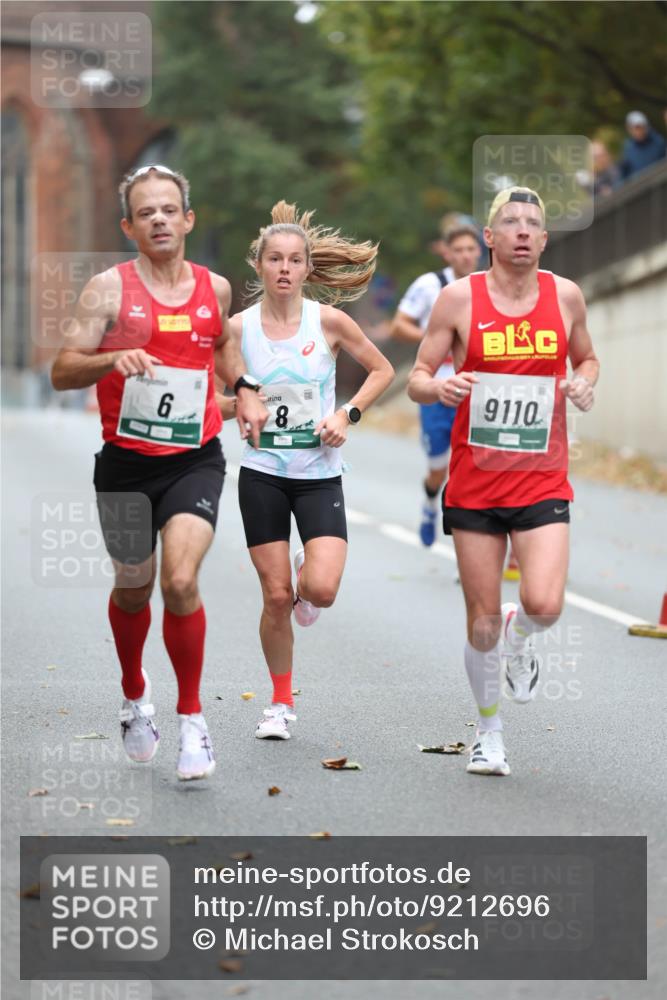 05.10.2025 - 20. swb-Marathon Bremen Michael Strokosch http://msf.ph/oto/9212696 05.10.2025 12:22:22 Laufen 6, 8, 9110 meine-sportfotos.de