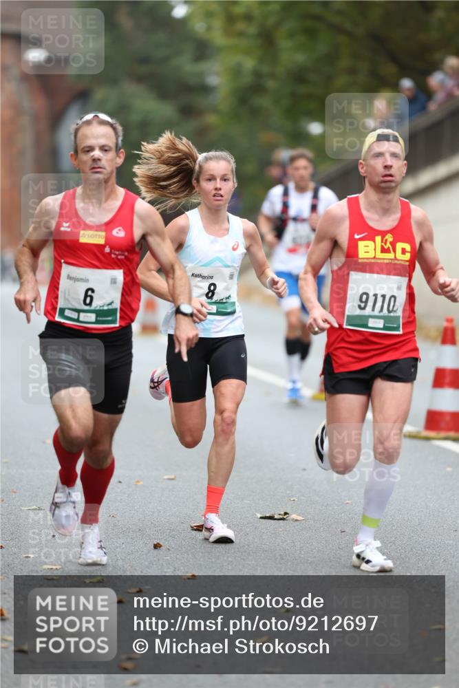 05.10.2025 - 20. swb-Marathon Bremen Michael Strokosch http://msf.ph/oto/9212697 05.10.2025 12:22:23 Laufen 6, 8, 9110 meine-sportfotos.de