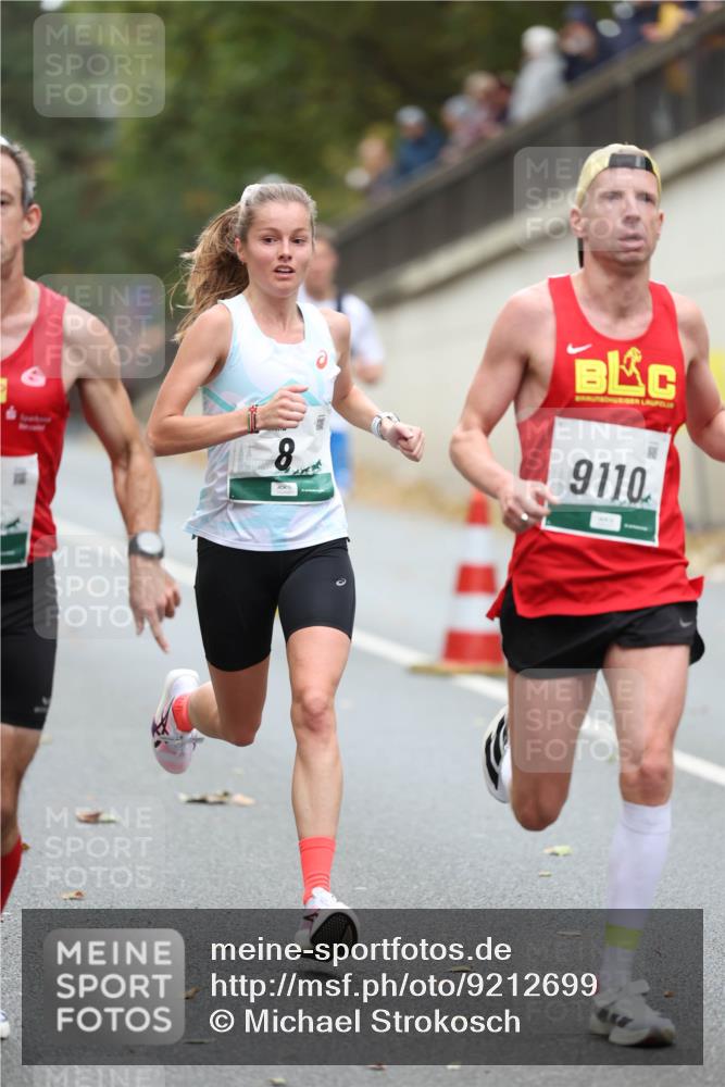 05.10.2025 - 20. swb-Marathon Bremen Michael Strokosch http://msf.ph/oto/9212699 05.10.2025 12:22:23 Laufen 301, 8, 9110 meine-sportfotos.de