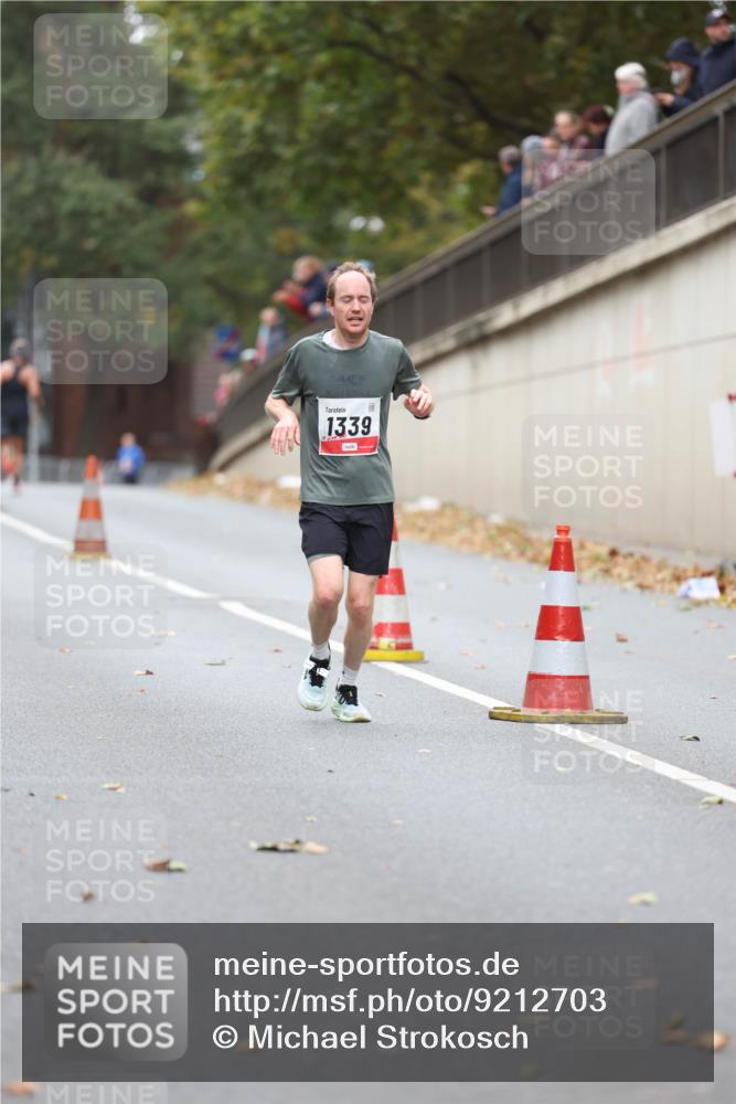 05.10.2025 - 20. swb-Marathon Bremen Michael Strokosch http://msf.ph/oto/9212703 05.10.2025 12:22:46 Laufen 1339 meine-sportfotos.de