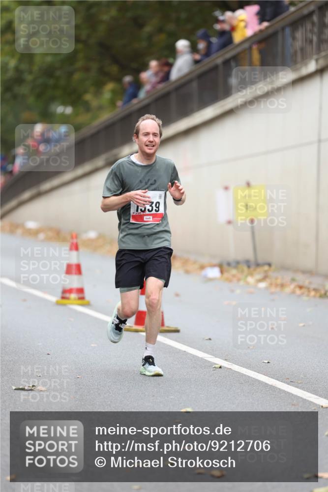05.10.2025 - 20. swb-Marathon Bremen Michael Strokosch http://msf.ph/oto/9212706 05.10.2025 12:22:48 Laufen 1539 meine-sportfotos.de
