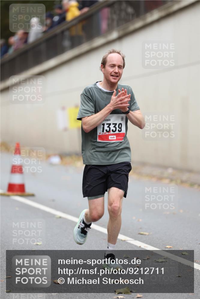 05.10.2025 - 20. swb-Marathon Bremen Michael Strokosch http://msf.ph/oto/9212711 05.10.2025 12:22:49 Laufen 1339 meine-sportfotos.de