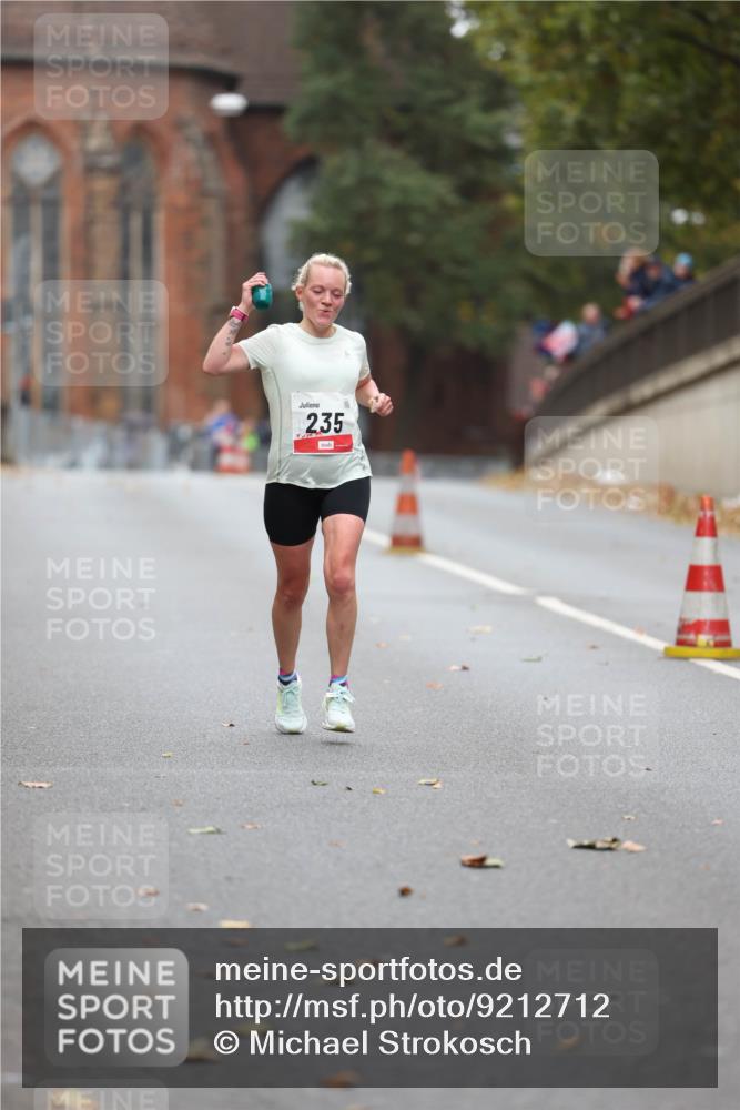 05.10.2025 - 20. swb-Marathon Bremen Michael Strokosch http://msf.ph/oto/9212712 05.10.2025 12:22:53 Laufen 235 meine-sportfotos.de