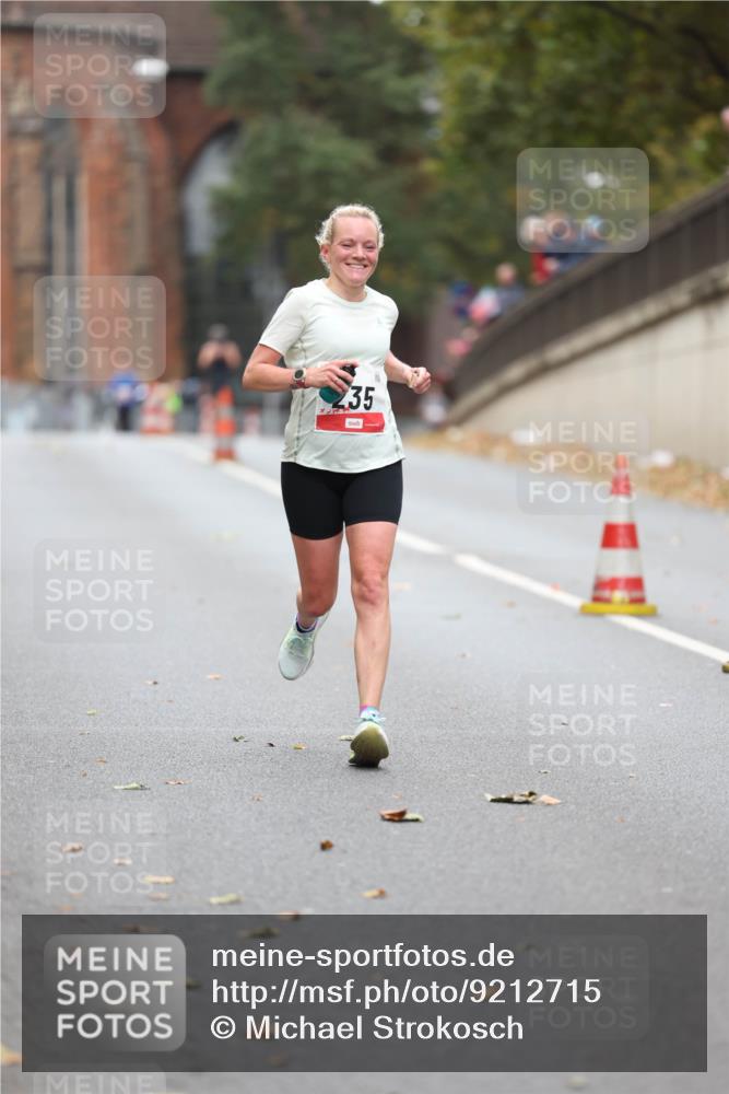 05.10.2025 - 20. swb-Marathon Bremen Michael Strokosch http://msf.ph/oto/9212715 05.10.2025 12:22:54 Laufen 35 meine-sportfotos.de
