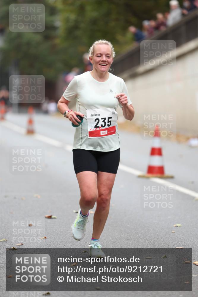 05.10.2025 - 20. swb-Marathon Bremen Michael Strokosch http://msf.ph/oto/9212721 05.10.2025 12:22:55 Laufen 235 meine-sportfotos.de