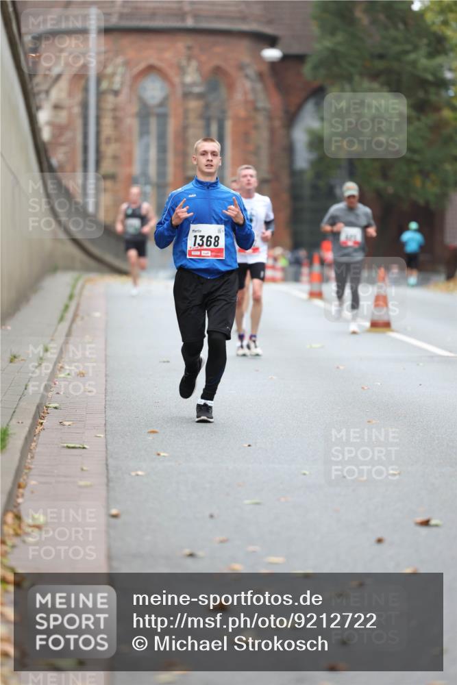 05.10.2025 - 20. swb-Marathon Bremen Michael Strokosch http://msf.ph/oto/9212722 05.10.2025 12:23:25 Laufen 1368 meine-sportfotos.de