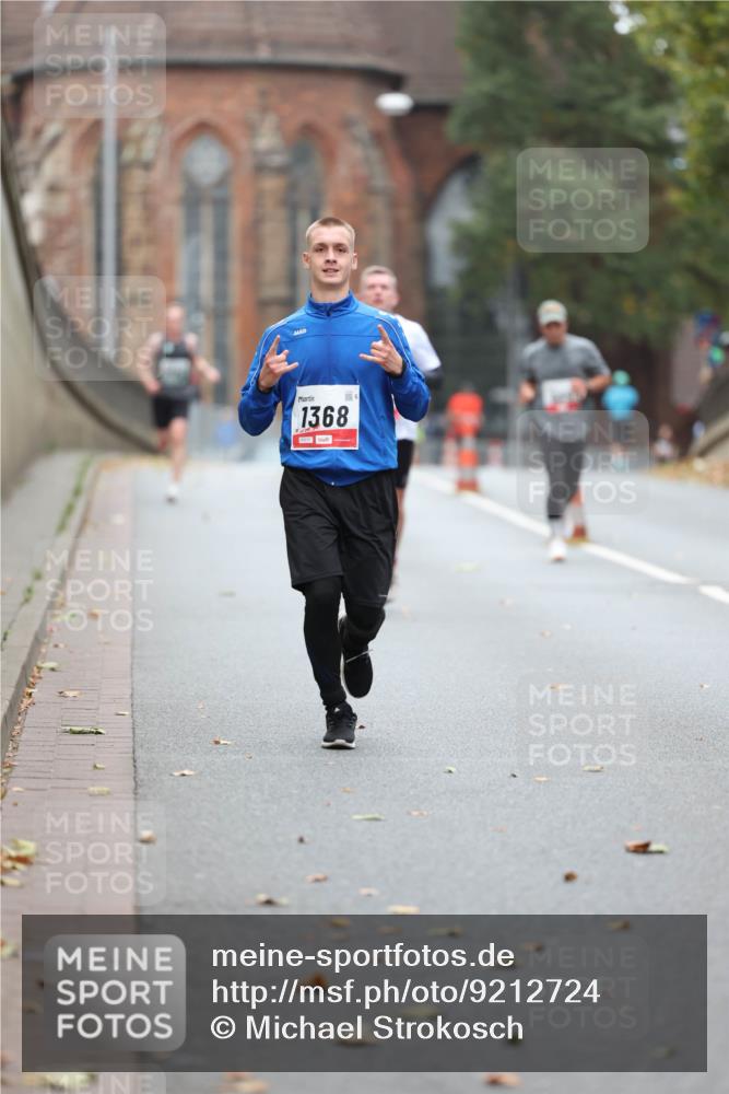 05.10.2025 - 20. swb-Marathon Bremen Michael Strokosch http://msf.ph/oto/9212724 05.10.2025 12:23:26 Laufen 1368, 1 meine-sportfotos.de