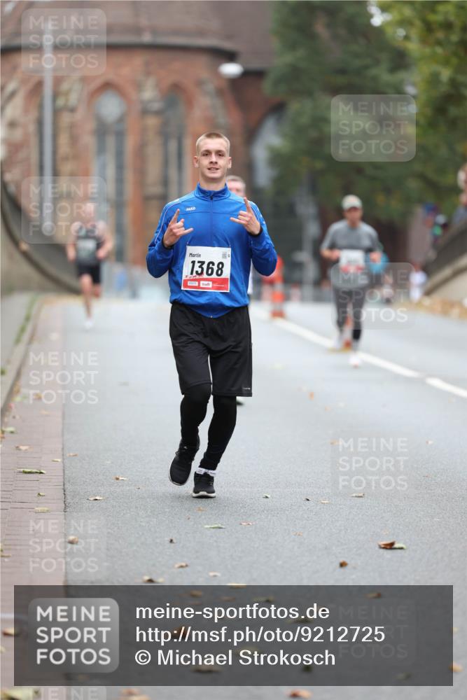 05.10.2025 - 20. swb-Marathon Bremen Michael Strokosch http://msf.ph/oto/9212725 05.10.2025 12:23:27 Laufen 1368 meine-sportfotos.de