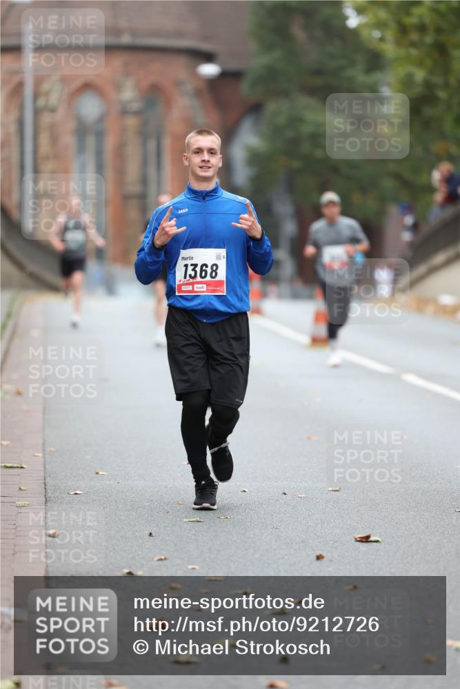 05.10.2025 - 20. swb-Marathon Bremen Michael Strokosch http://msf.ph/oto/9212726 05.10.2025 12:23:27 Laufen 1368 meine-sportfotos.de