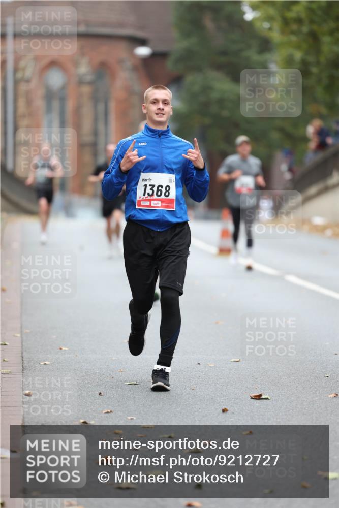 05.10.2025 - 20. swb-Marathon Bremen Michael Strokosch http://msf.ph/oto/9212727 05.10.2025 12:23:27 Laufen 1368 meine-sportfotos.de