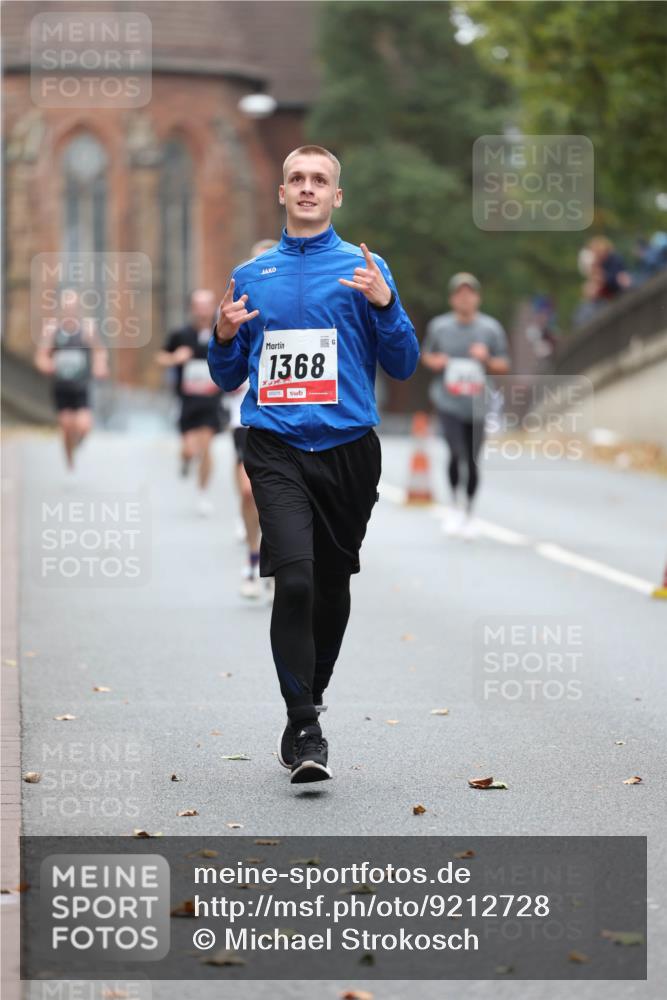 05.10.2025 - 20. swb-Marathon Bremen Michael Strokosch http://msf.ph/oto/9212728 05.10.2025 12:23:28 Laufen 1368, 00075 meine-sportfotos.de