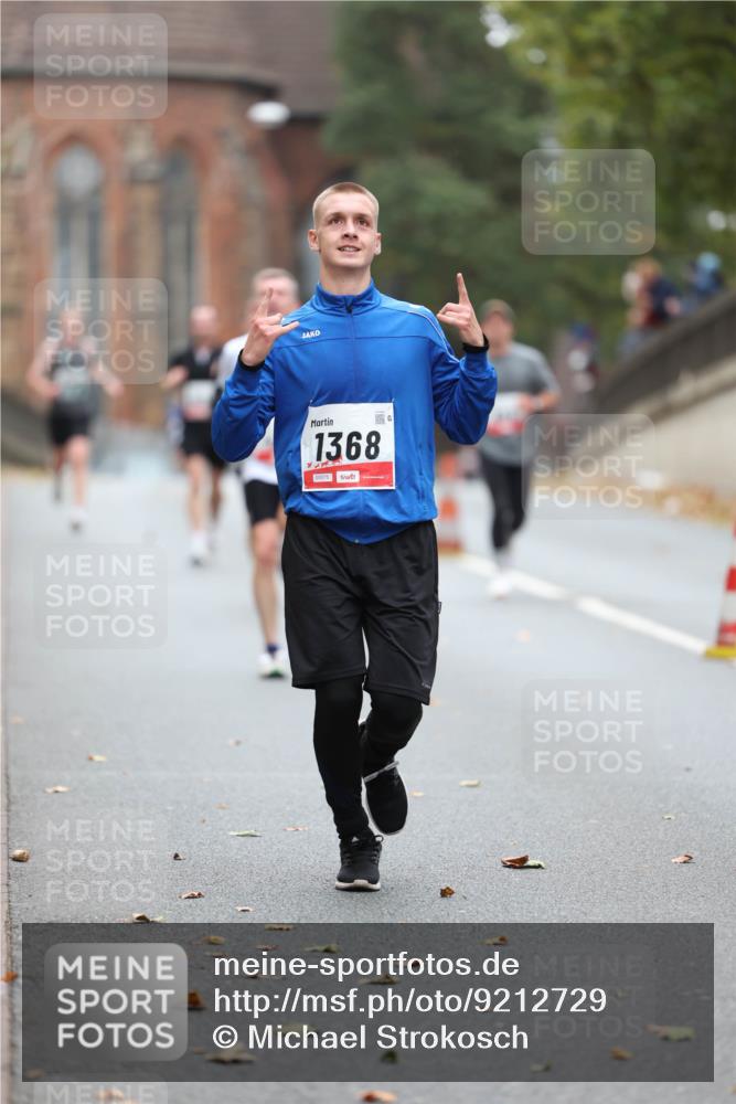 05.10.2025 - 20. swb-Marathon Bremen Michael Strokosch http://msf.ph/oto/9212729 05.10.2025 12:23:28 Laufen 1368, 00075 meine-sportfotos.de
