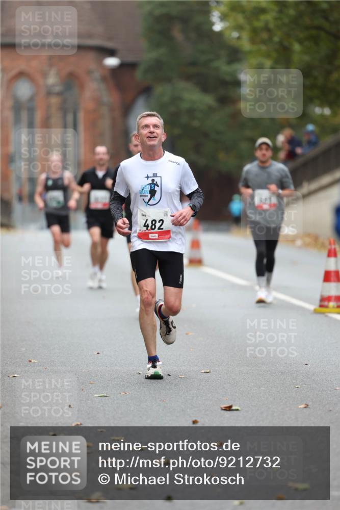 05.10.2025 - 20. swb-Marathon Bremen Michael Strokosch http://msf.ph/oto/9212732 05.10.2025 12:23:30 Laufen 482 meine-sportfotos.de