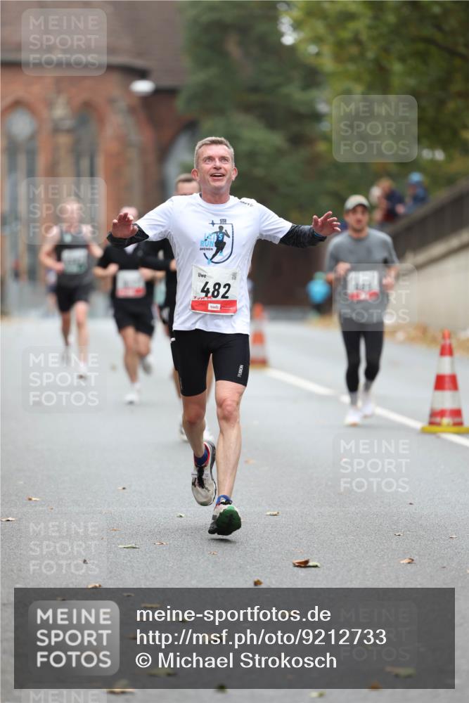 05.10.2025 - 20. swb-Marathon Bremen Michael Strokosch http://msf.ph/oto/9212733 05.10.2025 12:23:30 Laufen 482 meine-sportfotos.de