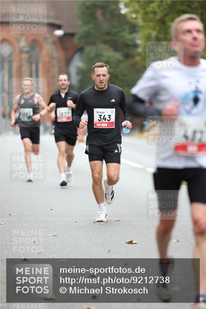 05.10.2025 - 20. swb-Marathon Bremen Michael Strokosch http://msf.ph/oto/9212738 05.10.2025 12:23:32 Laufen 1837, 343 meine-sportfotos.de