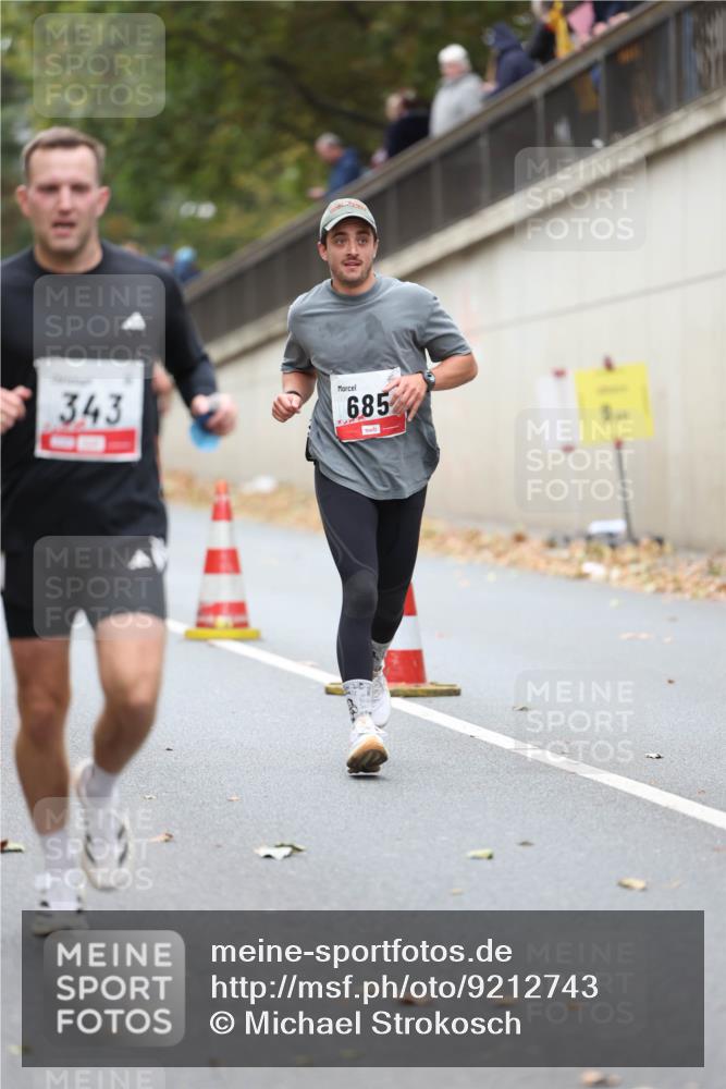 05.10.2025 - 20. swb-Marathon Bremen Michael Strokosch http://msf.ph/oto/9212743 05.10.2025 12:23:33 Laufen 343, 685 meine-sportfotos.de