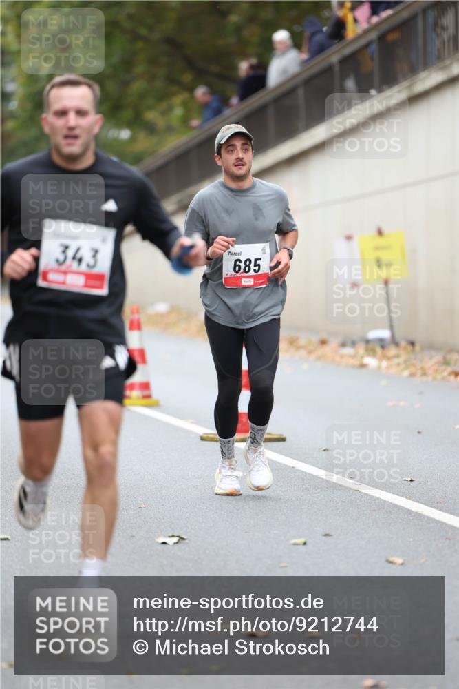 05.10.2025 - 20. swb-Marathon Bremen Michael Strokosch http://msf.ph/oto/9212744 05.10.2025 12:23:34 Laufen 343, 685 meine-sportfotos.de