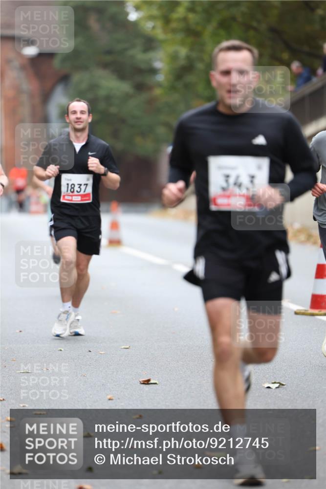 05.10.2025 - 20. swb-Marathon Bremen Michael Strokosch http://msf.ph/oto/9212745 05.10.2025 12:23:34 Laufen 1837, 343 meine-sportfotos.de