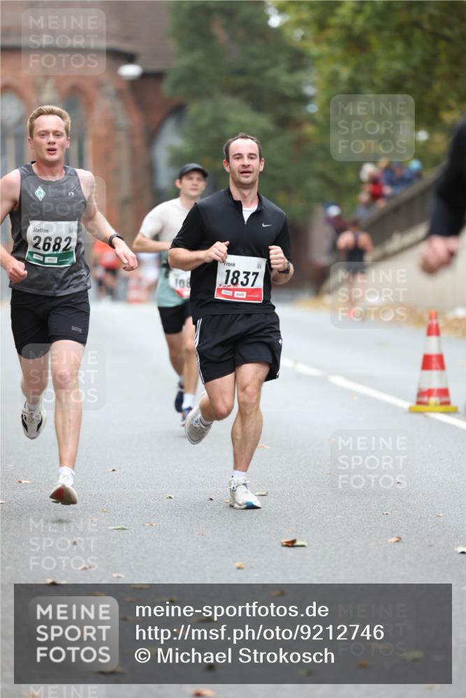 05.10.2025 - 20. swb-Marathon Bremen Michael Strokosch http://msf.ph/oto/9212746 05.10.2025 12:23:34 Laufen 2682, 108, 1837 meine-sportfotos.de