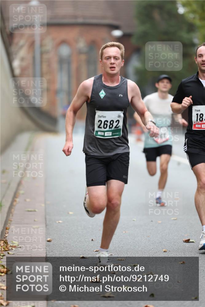 05.10.2025 - 20. swb-Marathon Bremen Michael Strokosch http://msf.ph/oto/9212749 05.10.2025 12:23:35 Laufen 2682, 18, 09000 meine-sportfotos.de