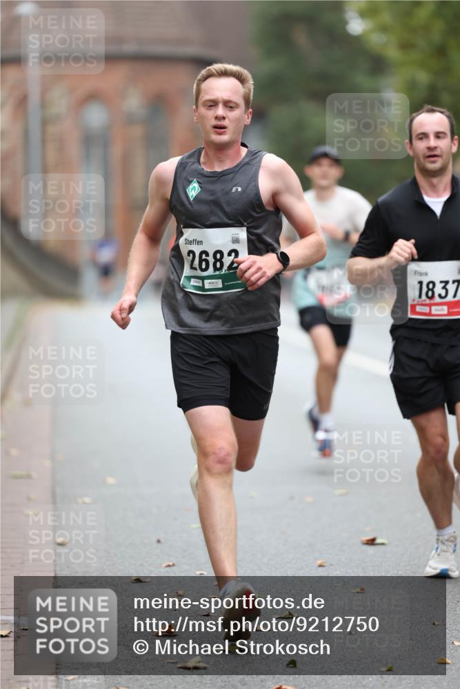 05.10.2025 - 20. swb-Marathon Bremen Michael Strokosch http://msf.ph/oto/9212750 05.10.2025 12:23:36 Laufen 2682, 1837 meine-sportfotos.de