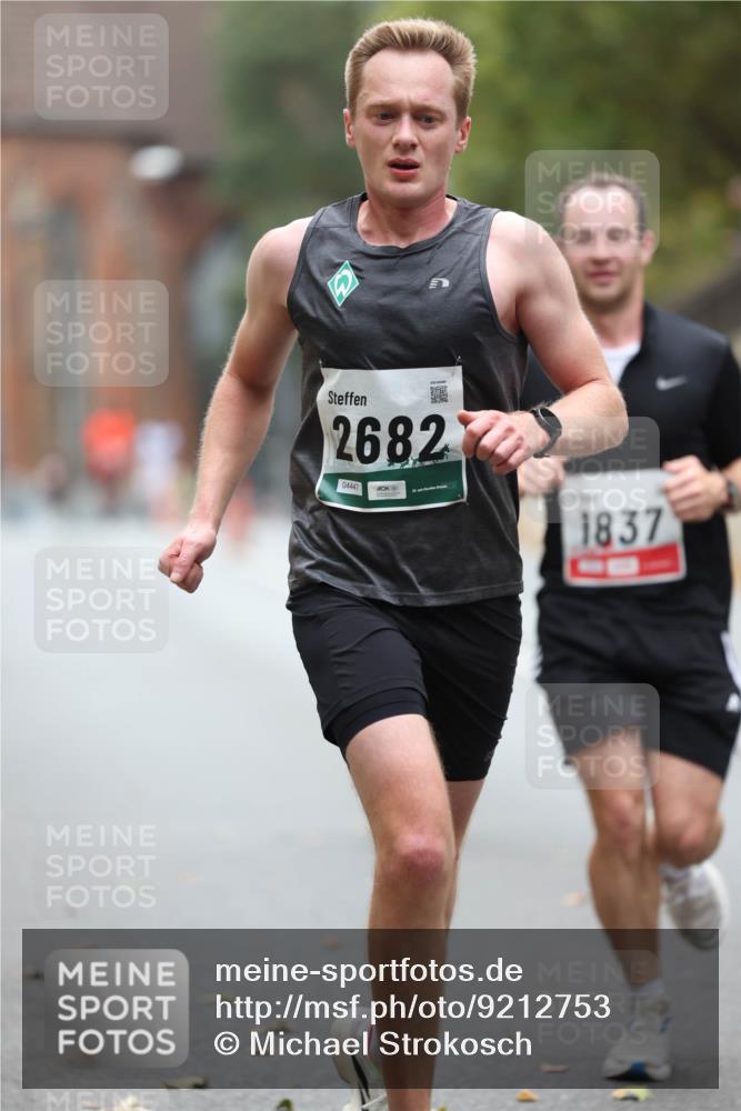 05.10.2025 - 20. swb-Marathon Bremen Michael Strokosch http://msf.ph/oto/9212753 05.10.2025 12:23:36 Laufen 2682, 04447, 1837 meine-sportfotos.de