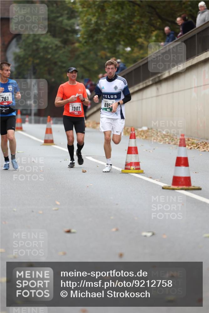 05.10.2025 - 20. swb-Marathon Bremen Michael Strokosch http://msf.ph/oto/9212758 05.10.2025 12:23:51 Laufen 761, 1907, 695 meine-sportfotos.de
