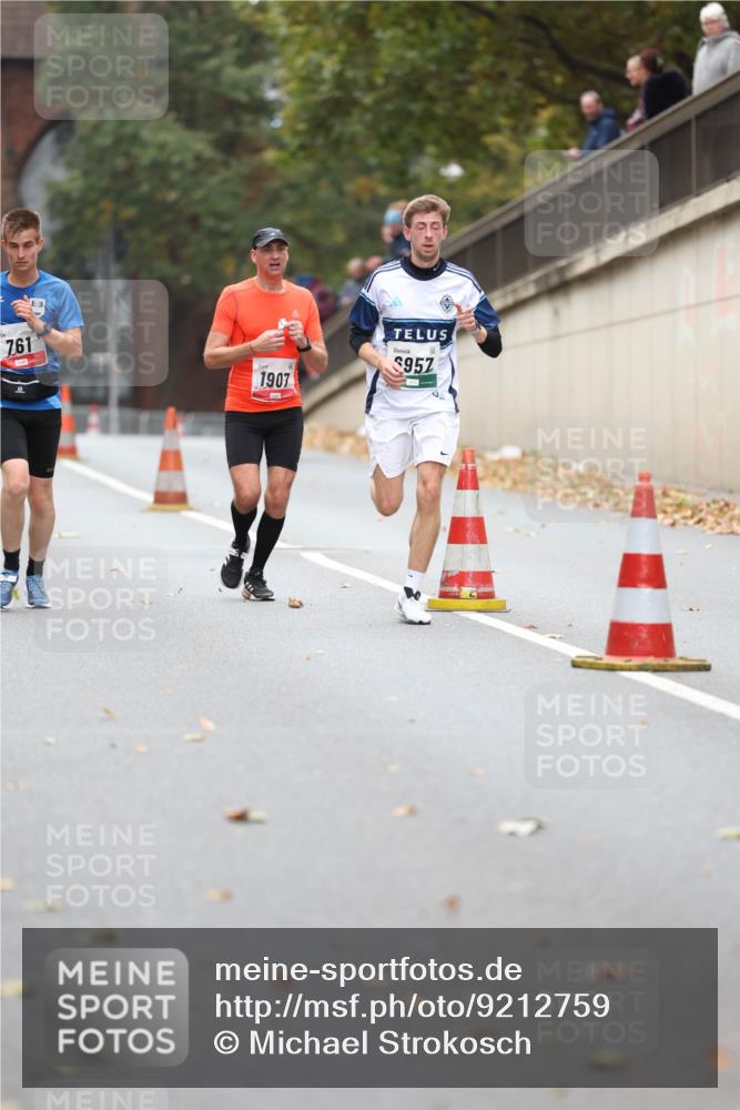 05.10.2025 - 20. swb-Marathon Bremen Michael Strokosch http://msf.ph/oto/9212759 05.10.2025 12:23:52 Laufen 761, 1907, 957 meine-sportfotos.de