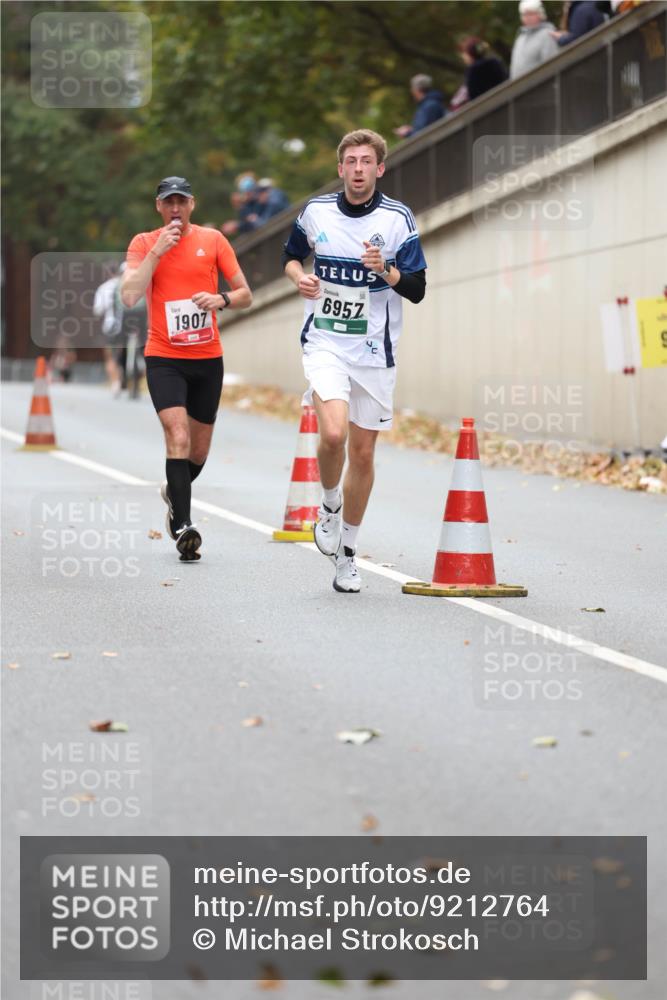 05.10.2025 - 20. swb-Marathon Bremen Michael Strokosch http://msf.ph/oto/9212764 05.10.2025 12:23:53 Laufen 1907, 6957 meine-sportfotos.de