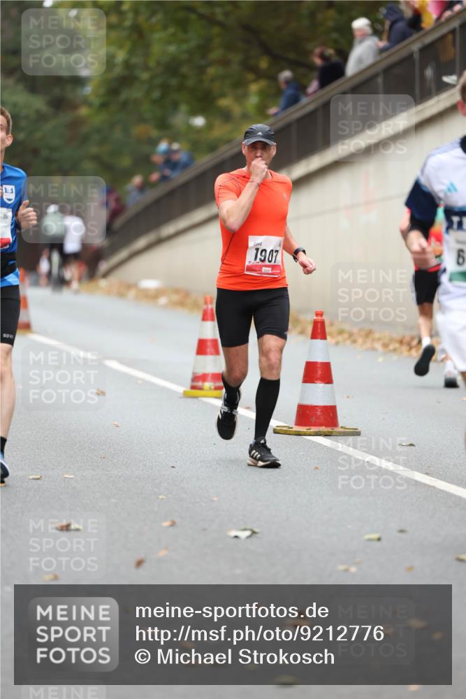 05.10.2025 - 20. swb-Marathon Bremen Michael Strokosch http://msf.ph/oto/9212776 05.10.2025 12:23:54 Laufen 1907, 6 meine-sportfotos.de